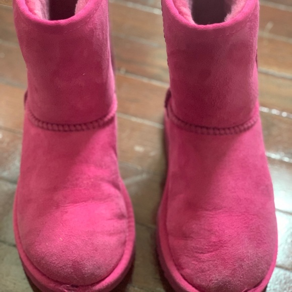 Authentic kids UGG. Size 3 - Picture 3 of 5